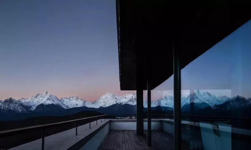 Sunyata Hotel. Deqin Meili