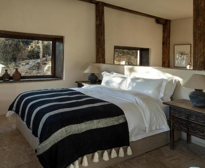 Sunyata Hotel. Deqin Meili