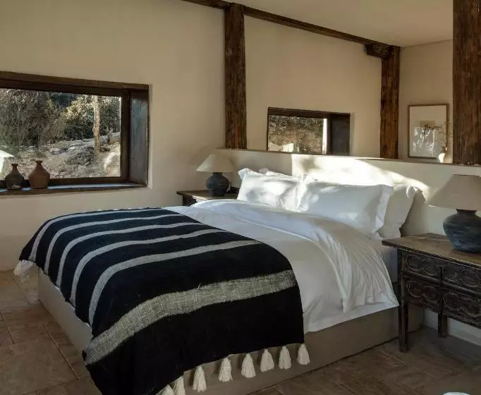 Sunyata Hotel. Deqin Meili