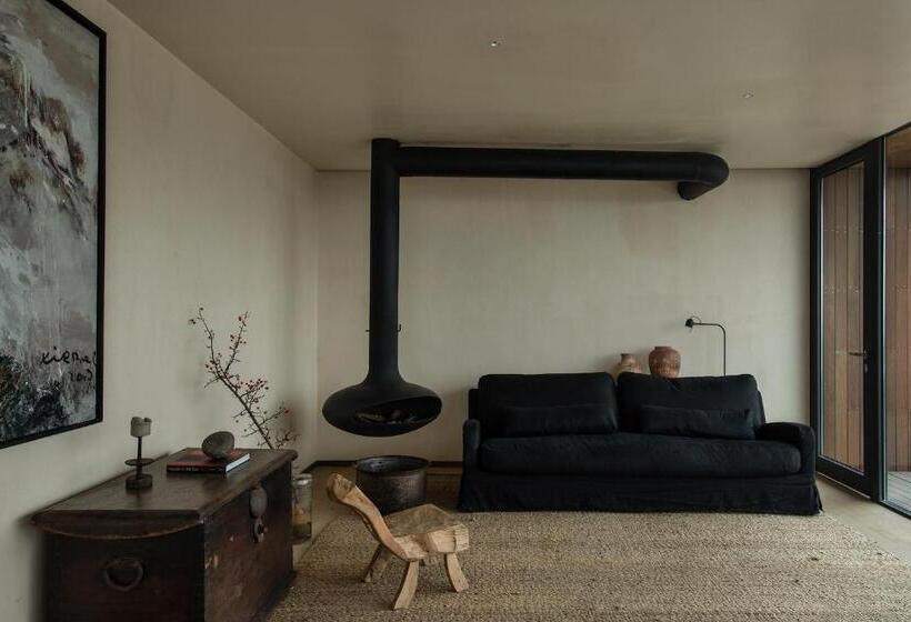 Sunyata Hotel. Deqin Meili