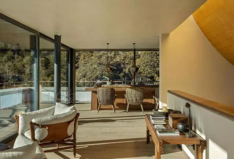 Sunyata Hotel. Deqin Meili