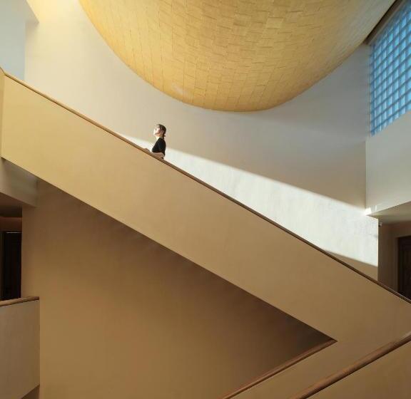 Sunyata Hotel. Deqin Meili