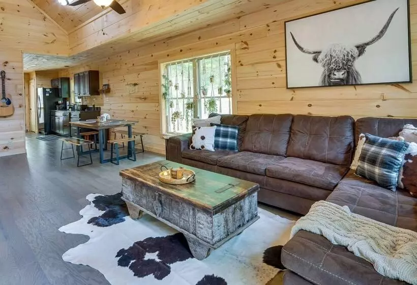 Serene Marshall Cabin W/ Deck & Fire Pit!