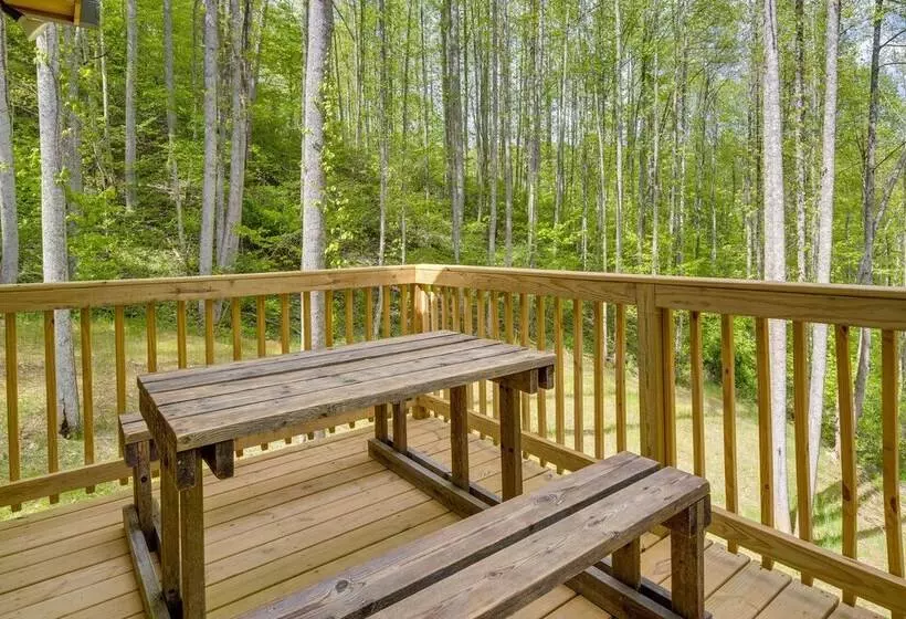 Serene Marshall Cabin W/ Deck & Fire Pit!