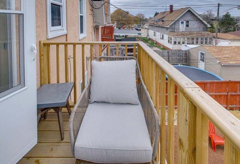 Milwaukee Vacation Rental: 6 Mi To City Center!