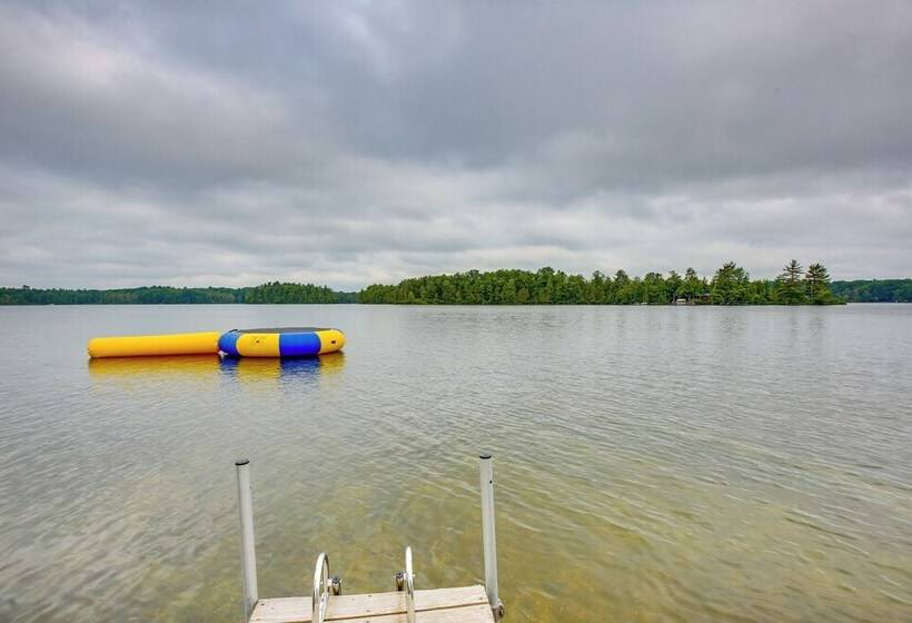 Modern Traverse City Lake House W/ Hot Tub!