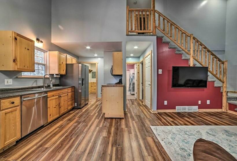 Northern Michigan Retreat ~ 2 Mi To Burt Lake