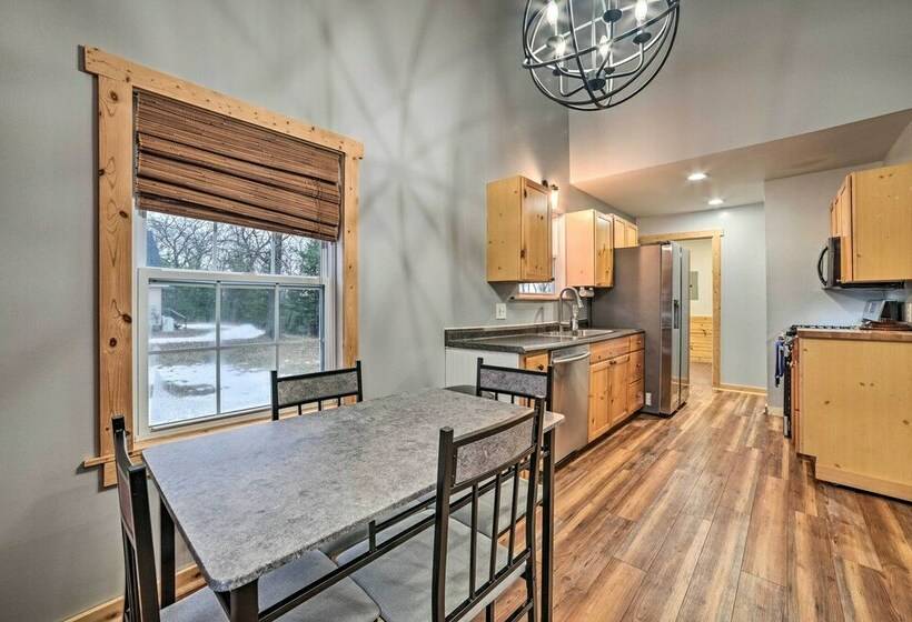 Northern Michigan Retreat ~ 2 Mi To Burt Lake