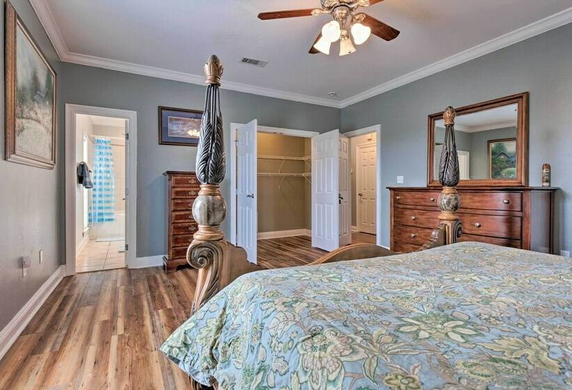 Pass Christian Home: Easy Access To Beaches!