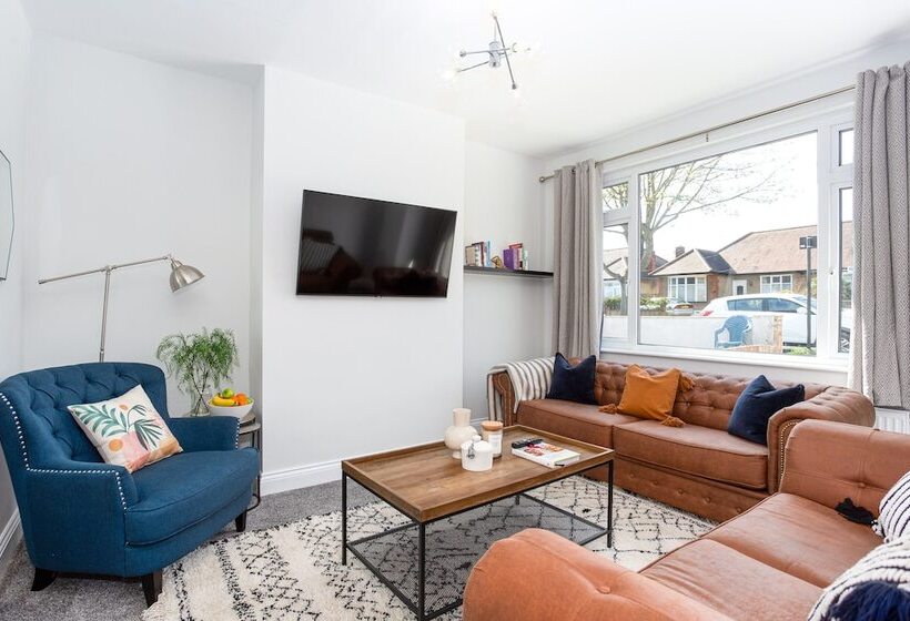 بنسيون The Carlton By Sorted Stay