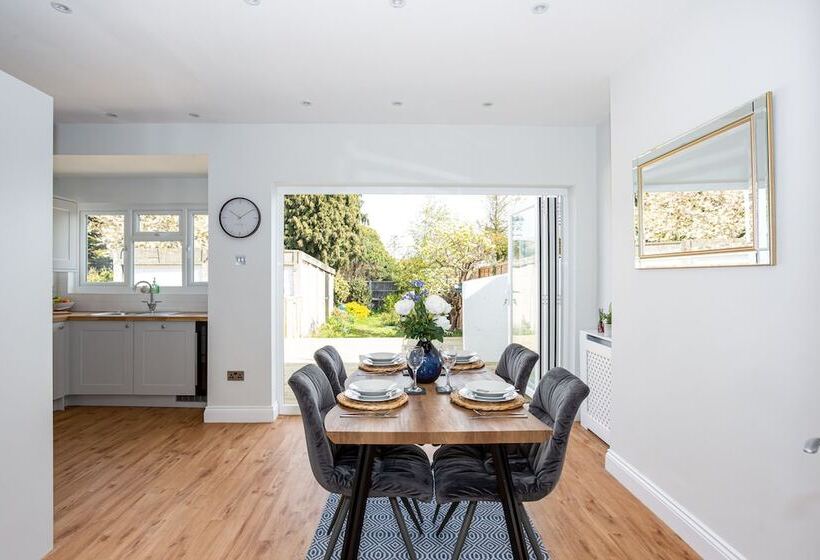 بنسيون The Carlton By Sorted Stay