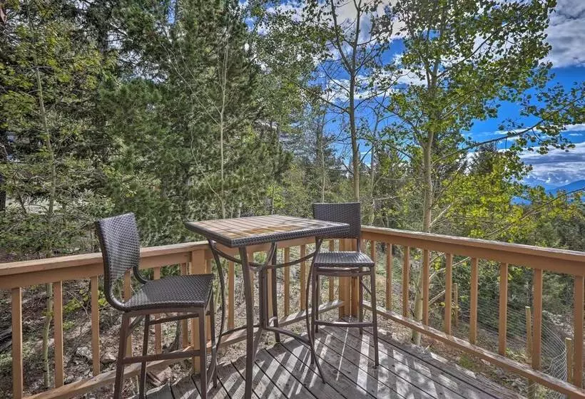 Hot Tub & Mountain Views: Conifer Cabin!