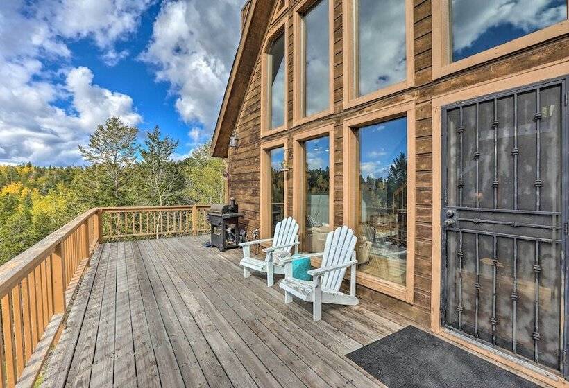 Hot Tub & Mountain Views: Conifer Cabin!