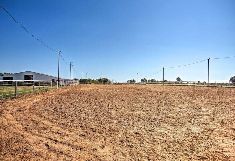 Pet Friendly Efficiency Cottage W/ Pool!