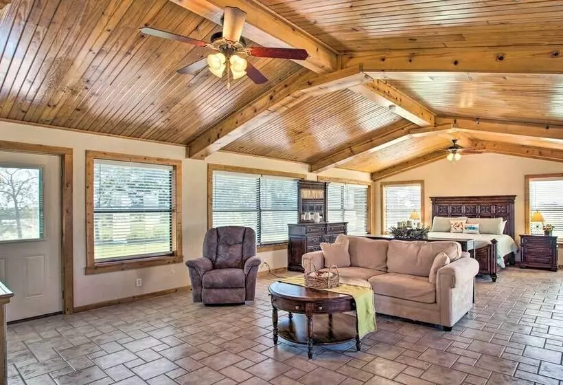 Pet Friendly Efficiency Cottage W/ Pool!