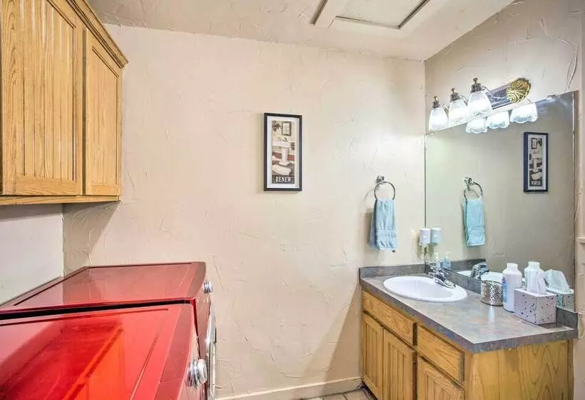 Pet Friendly Efficiency Cottage W/ Pool!