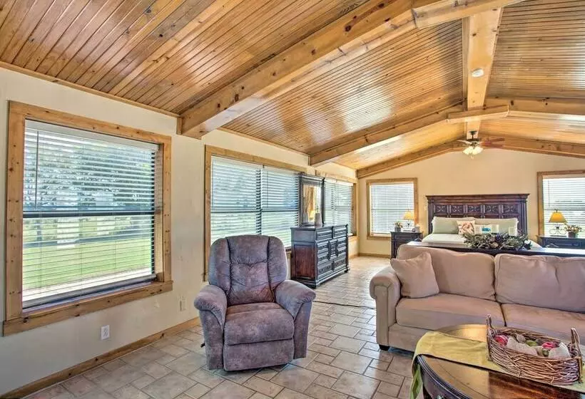 Pet Friendly Efficiency Cottage W/ Pool!