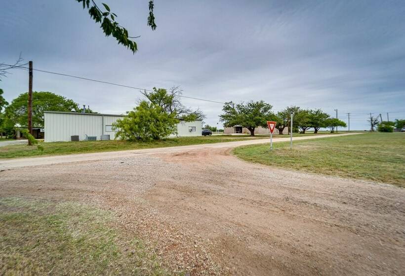 Pet Friendly North Texas Home W/ Spacious Yard!