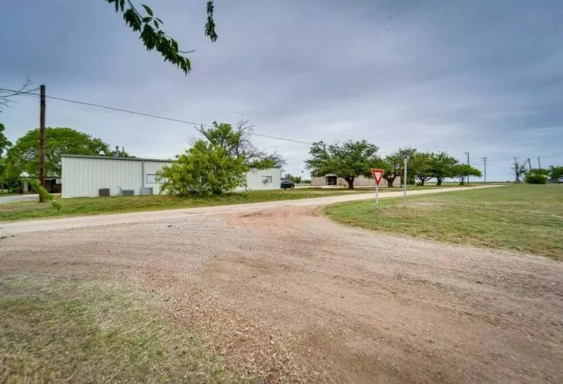 Pet Friendly North Texas Home W/ Spacious Yard!