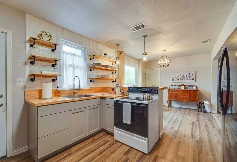 Pet Friendly North Texas Home W/ Spacious Yard!