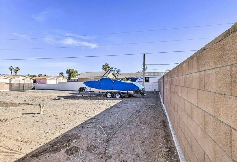 Quaint Bullhead City Home: Patio + Mtn Views!