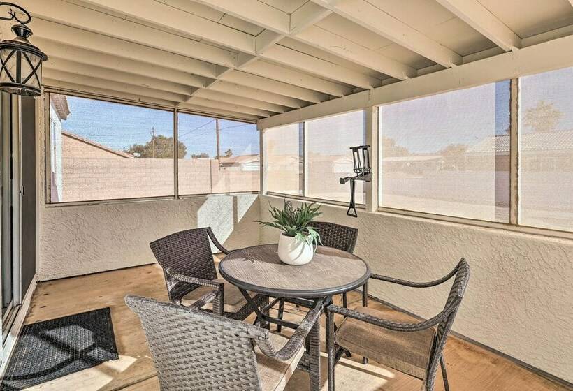 Quaint Bullhead City Home: Patio + Mtn Views!