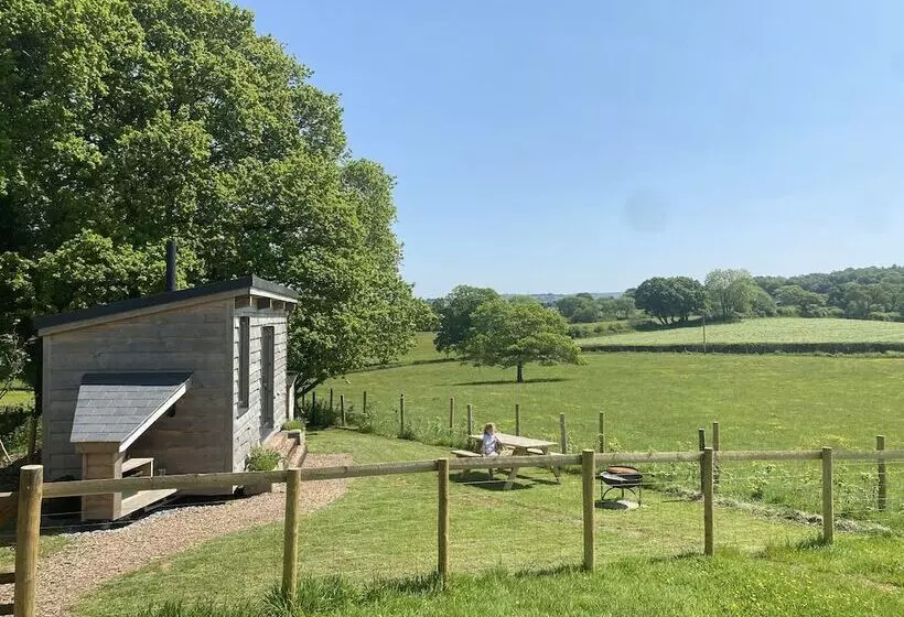 Residenssi Red Oaks Shepherds Hut