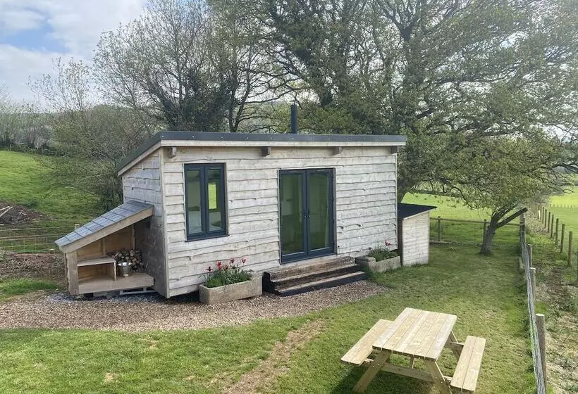 Residenssi Red Oaks Shepherds Hut