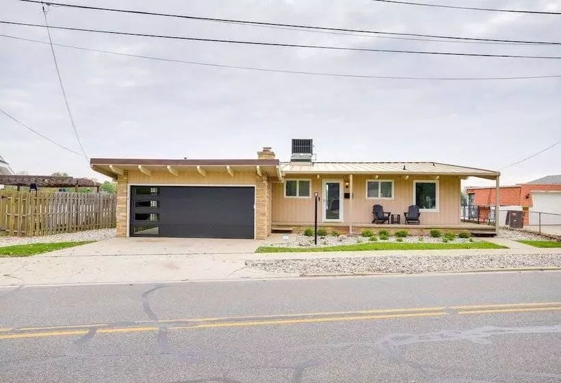 Riverfront Elkhart Rental: Deck & Ping Pong Table!