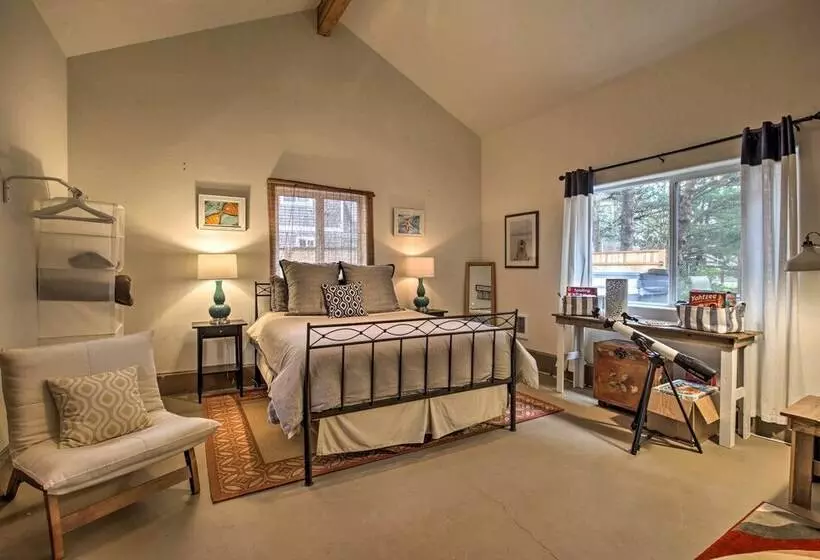 Rockaway Beach Home W/ Hot Tub: 4 Blocks To Beach!