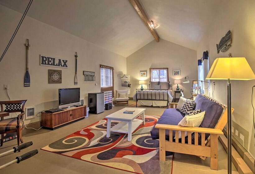 Rockaway Beach Home W/ Hot Tub: 4 Blocks To Beach!