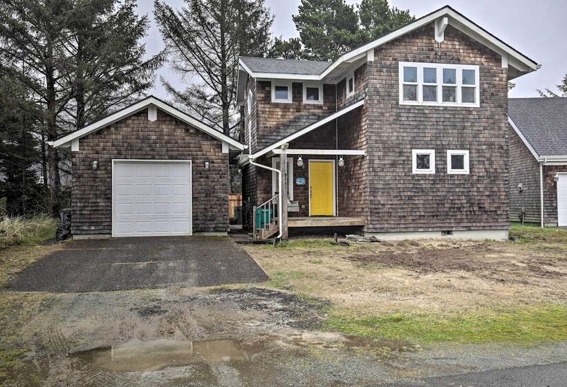 Rockaway Beach Home W/ Hot Tub: 4 Blocks To Beach!