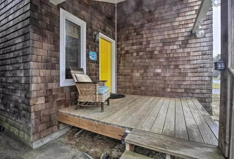 Rockaway Beach Home W/ Hot Tub: 4 Blocks To Beach!