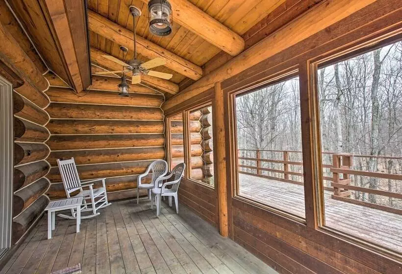 The Retreat  Secluded & Spacious Boyne City Lodge