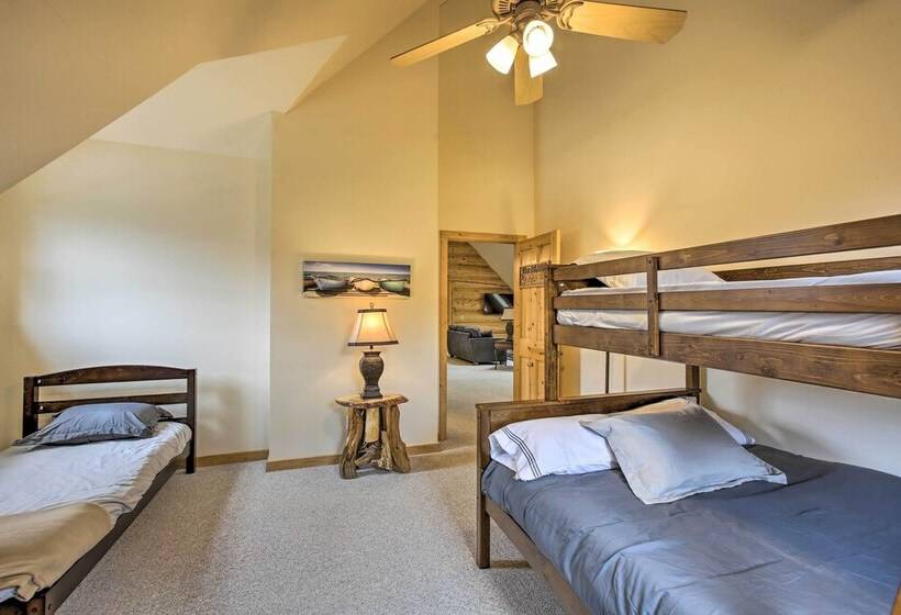 The Retreat Secluded & Spacious Boyne City Lodge