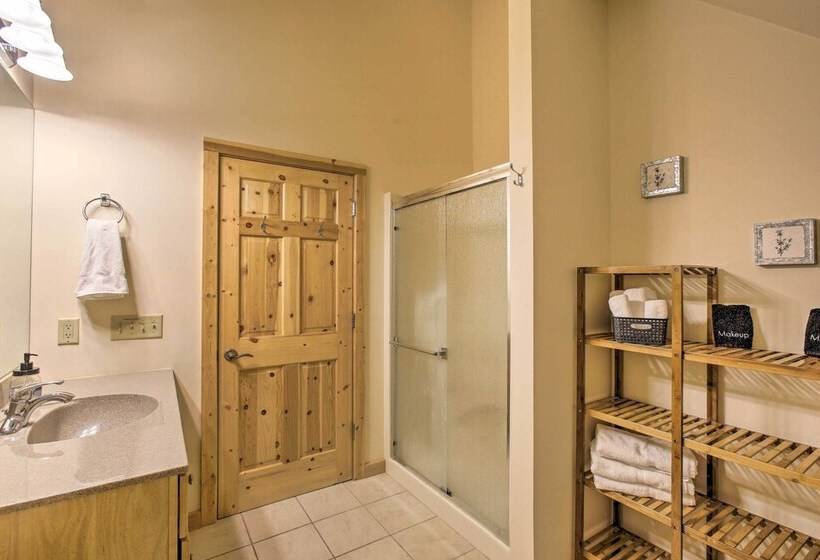 The Retreat Secluded & Spacious Boyne City Lodge