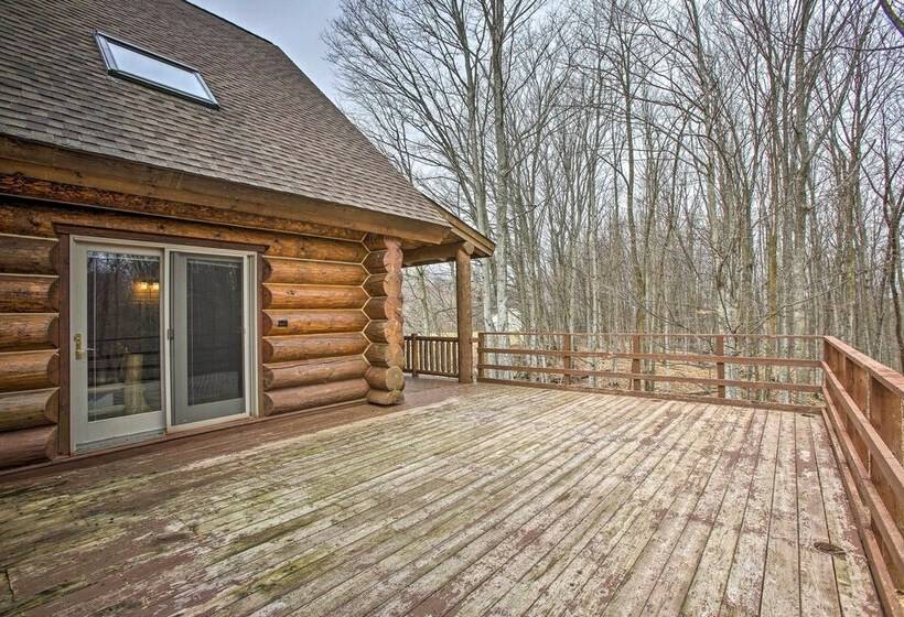 The Retreat Secluded & Spacious Boyne City Lodge