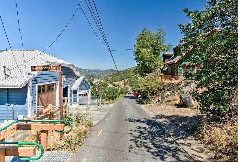 Ski Haven W/ Deck Access, Walk To Main St!