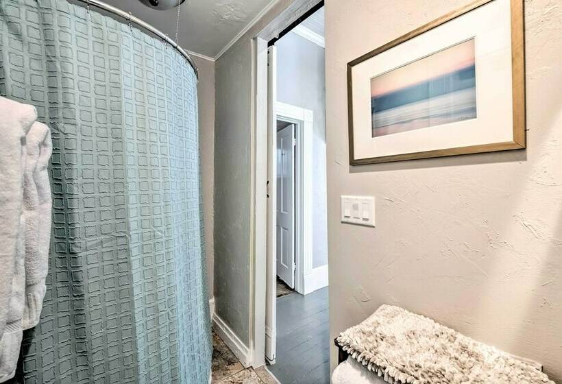 Ski Haven W/ Deck Access, Walk To Main St!