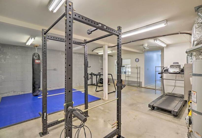 Spacious Home W/ Mtn Views & Starlink Wifi!