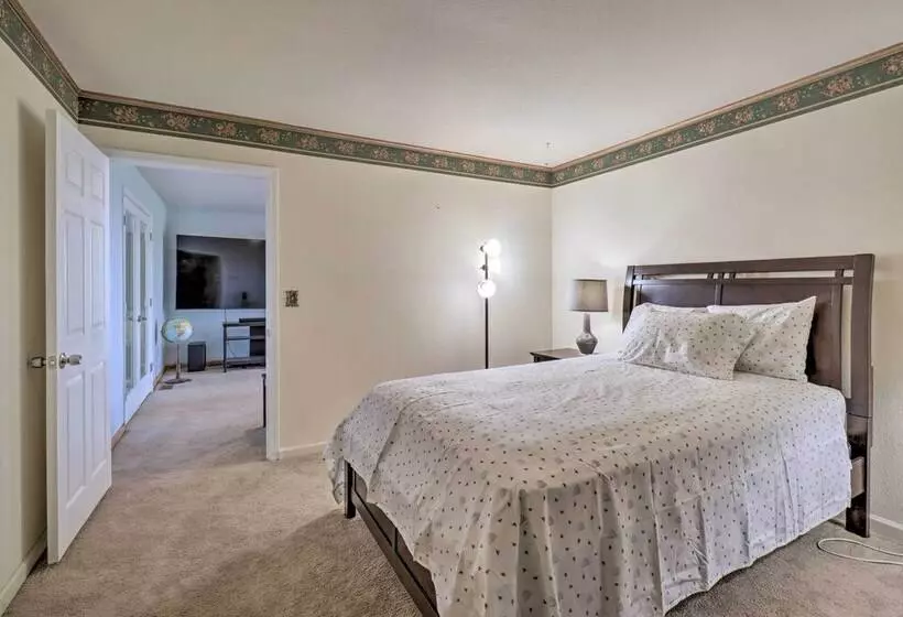 Spacious Home W/ Mtn Views & Starlink Wifi!