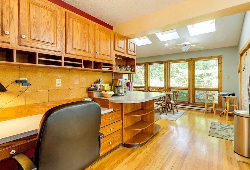 Spacious Woodbury Home W/ Pool + Hot Tub!