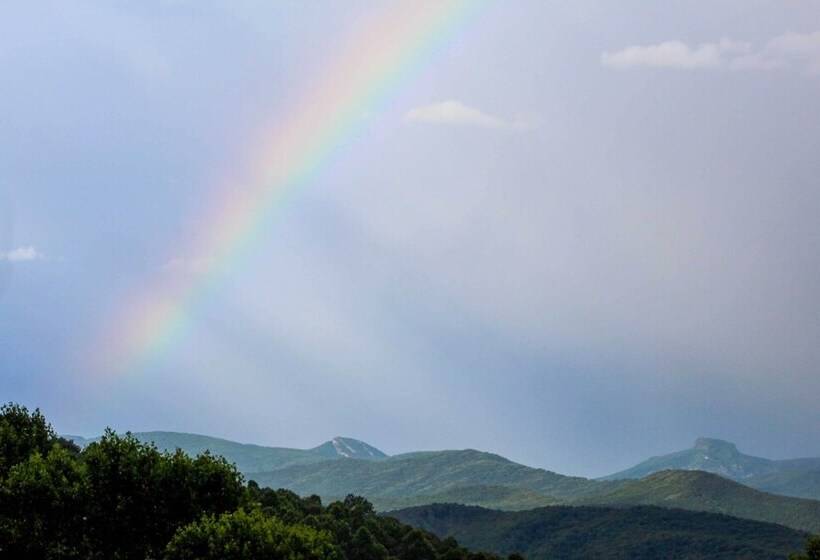 Spruce Pine Retreat W/ Gas Grill + Mtn Views!