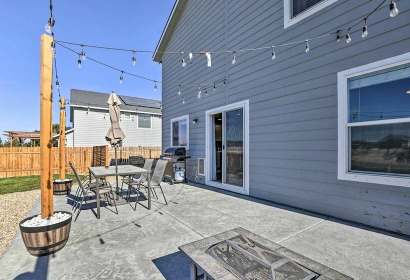 Stunning Nampa Home Nearby Park W/ Fire Pit!