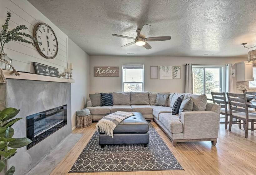 Stunning Nampa Home Nearby Park W/ Fire Pit!