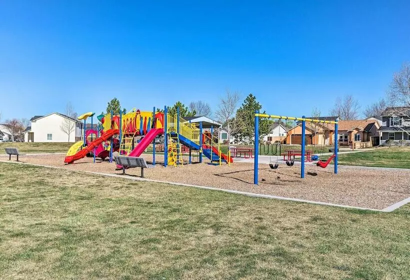 Stunning Nampa Home Nearby Park W/ Fire Pit!