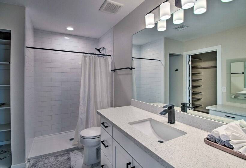 Stylish Glendale Home W/ Private Yard + Patio