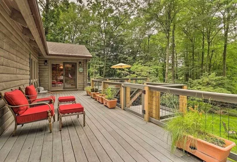 Tree Lined Cruso Cabin W/ Game Room & Mtn Views!