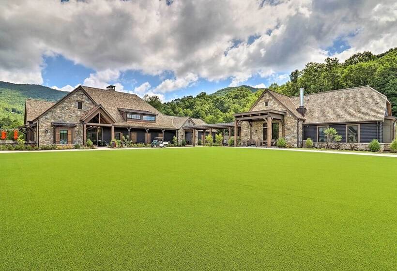 Tree Lined Cruso Cabin W/ Game Room & Mtn Views!