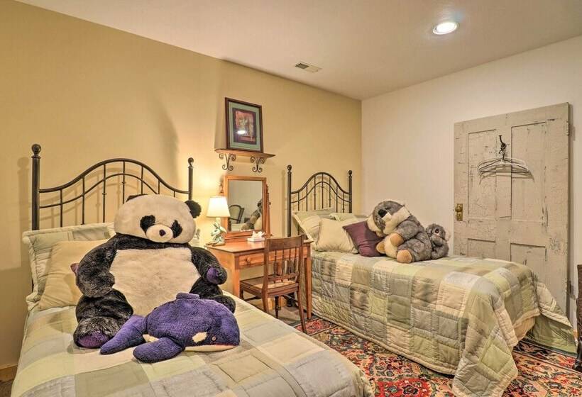 Tree Lined Cruso Cabin W/ Game Room & Mtn Views!